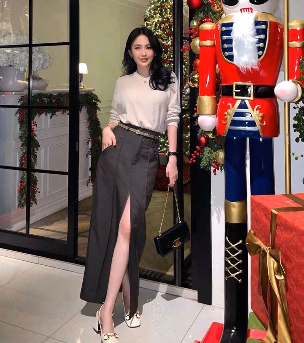 Ngoài ra, Chichi còn có thể thông thạo 4 ngôn ngữ gồm tiếng Lào, Thái, Anh và Việt Nam.