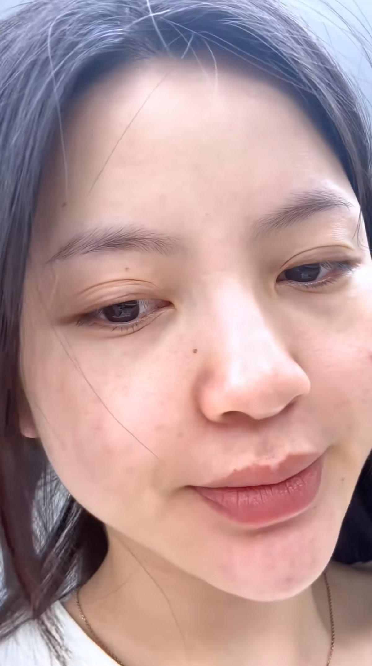 Mới đây, nàng WAG Chu Thanh Huyền khiến dân tình xôn xao khi công khai gương mặt đã tẩy trang, lột bỏ lớp trang điểm.