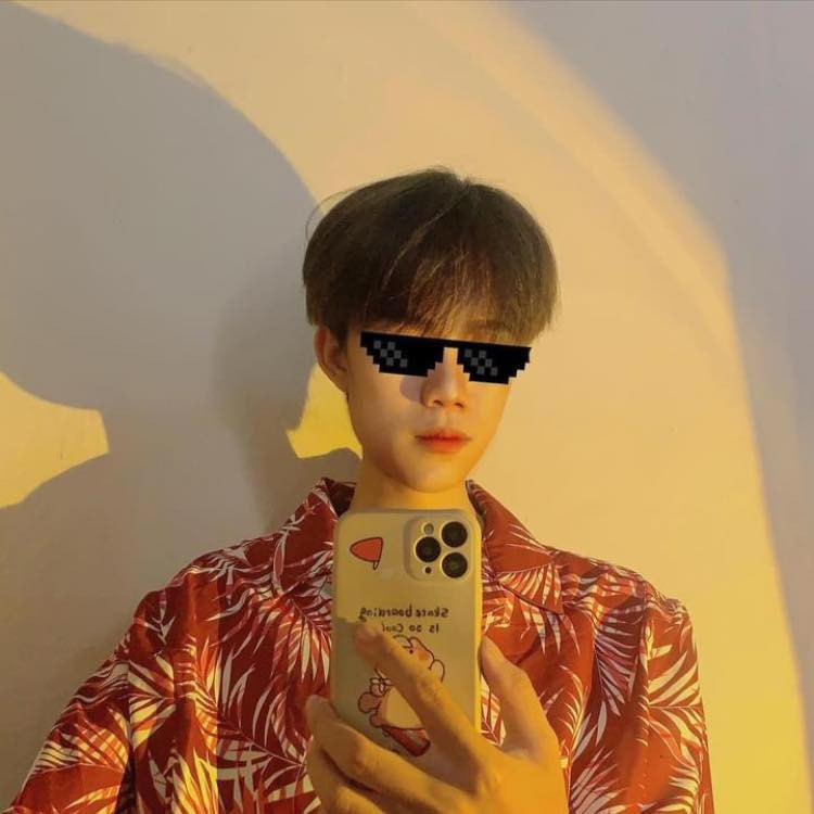 Bên cạnh đó, một số người theo dõi Phùn Anh lâu cũng cho biết TikToker này đã từng thừa nhận bản thân mình là nữ khi có một tài khoản hỏi cô là nam hay nữ.