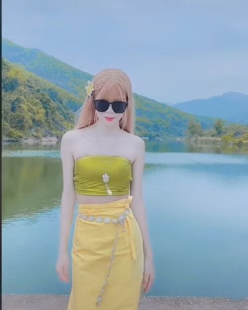 Khi xem những video biến hình của Trung Quốc, Phùn Anh cảm thấy rất thú vị nên đã thử quay một vài video và vô tình lên xu hướng.