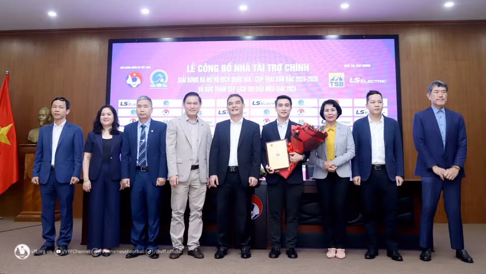 Giai Bong da Nu VDQG duoc quan tam tu nha tai tro