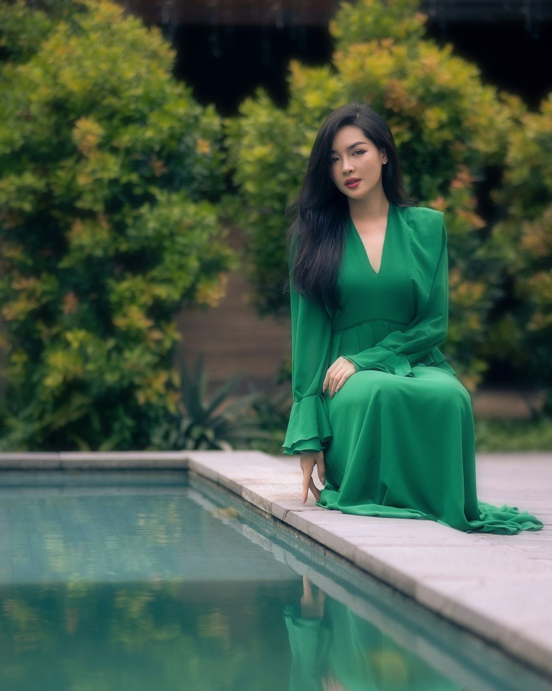 Cuộc đời dường như đã thay đổi với Thanh Quỳnh sau khi cô được tài trợ phẫu thuật từ một chương trình truyền hình và có dung mạo hiện tại.