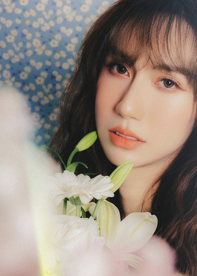 Trong bộ ảnh mới của mình, Lynk Lee có sự hỗ trợ stylist của Jun Vũ nên càng nhận thêm nhiều sự quan tâm từ khán giả.