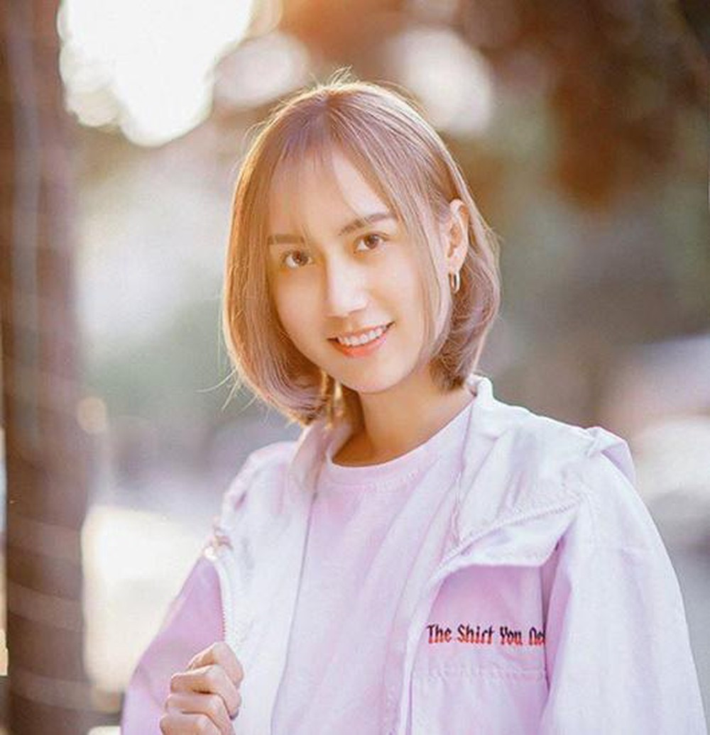 Trước đó, Lynk Lee từng cho biết, sắp tới cô sẽ sang Thái Lan để mài yết hầu nhằm mục đích làm cho vẻ ngoài nữ tính hơn.