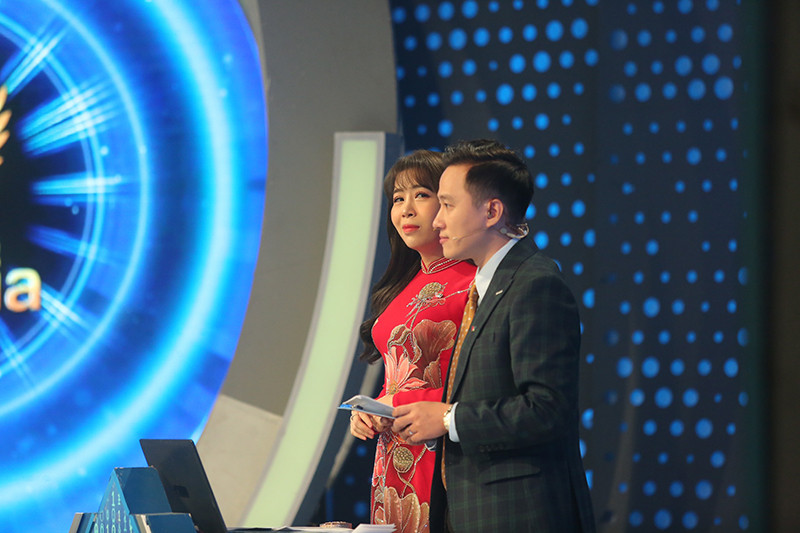 Những biểu cảm dễ thương của nữ MC Diệp Chi đã có nhiều năm dẫn dắt chương trình.