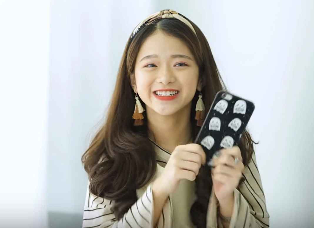 Linh Ka ở hiện tại có thể đã nổi tiếng, được đánh giá cao với các sản phẩm âm nhạc song người hâm mộ cũng khó lòng quên được câu gây mất điểm năm xưa của cô. Đa số cho rằng suy nghĩ của cô nàng có phần nông cạn và thiếu chín chắn.