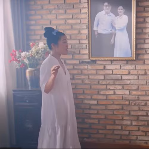 Một số người cảm thấy thất vọng với biểu cảm làm lố một cách gượng gạo của hot TikToker bán nội y. Thậm chí, họ còn cho rằng Lê Thụy chỉ nên dừng lại việc làm TikTok chứ không nên lấn sân sang điện ảnh.