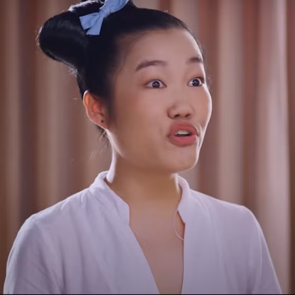 Trái lại, nhiều người vẫn bày tỏ sự thích thú với màn xuất hiện lột xác của Lê Thụy. Độc giả cho rằng chính biểu cảm hơi “ô dề” của cô nàng mới là điểm nhấn trong phim, giúp cho bộ phim thêm hài hước và thú vị.