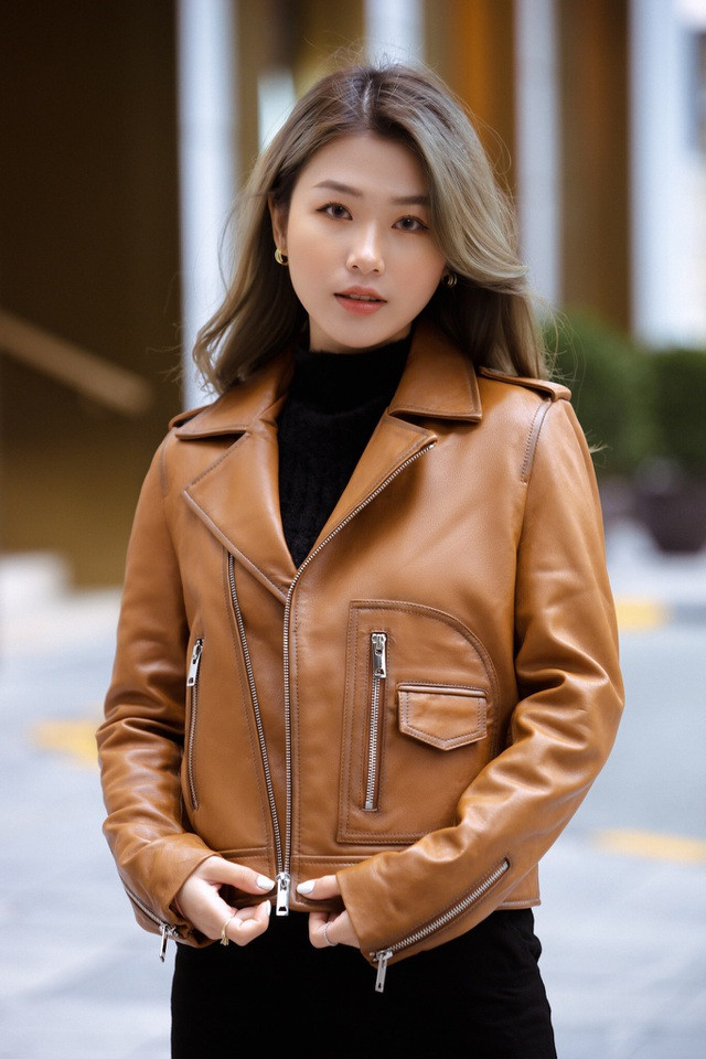 Là một cô gái từng bị gạ tình trên sóng livestream, Phương Anh kể: "Đợt dịch trước, em làm thêm công việc livestream trên ứng dụng, lúc đó em nhận được một số tin nhắn gạ tình của người lạ, thậm chí vài lần có người hỏi em bán ảnh khỏa thân, ảnh nhạy cảm. Tuy nhiên, em đã lờ đi và không phản hồi lại những tin nhắn này".