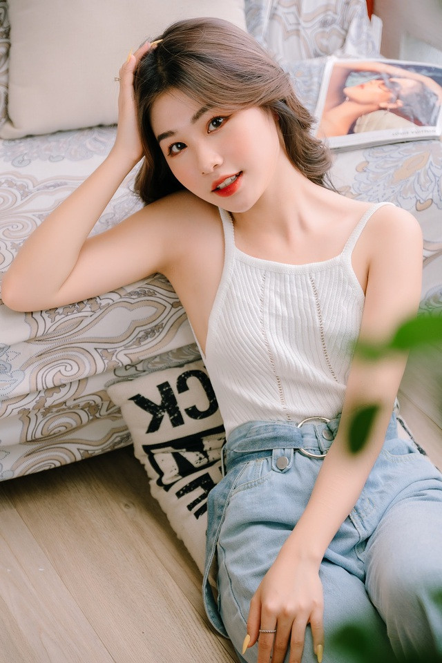 Phương Anh sở hữu chiều cao 1m60 và số đo ba vòng: 75-56-87. Cô gái 19 tuổi được nhiều người chú ý bởi ngoại hình ưa nhìn, phong thái tự tin.