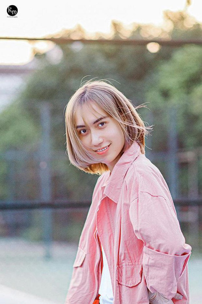 Cũng trên trang fanpage của mình, Lynk Lee cũng dành lời hứa khiến nhiều dân mạng thích thú. Cụ thể, chàng ca sĩ sinh năm 1988 cho biết sắp tới sẽ mặc và chụp đăng lên cho mọi người chiêm ngưỡng.