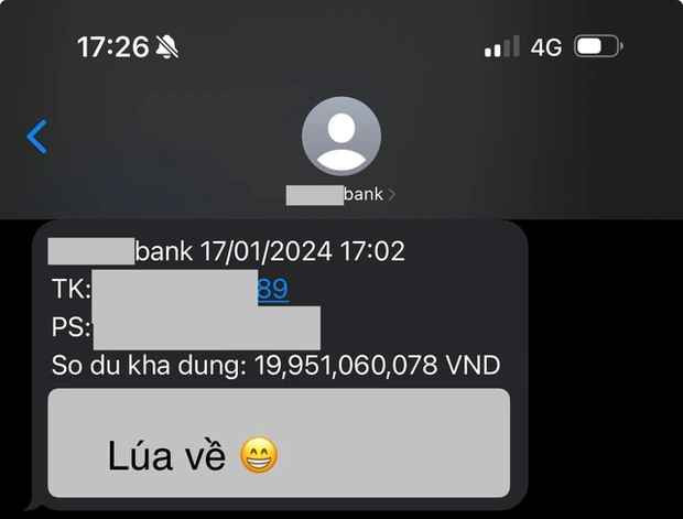 Kèm theo đó, đại gia ngành nhựa đăng ảnh màn hình chuyển khoản hơn 4,5 tỷ đồng với nội dung: “Chồng tặng vợ quà Tết”.