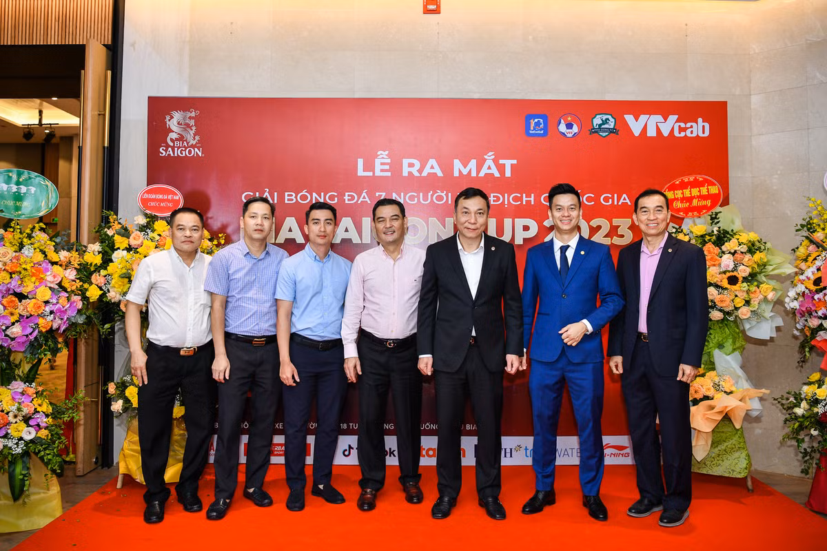 Giai bong da 7 nguoi VDQG: Choi co y thuc, choi de tan huong-Hinh-2