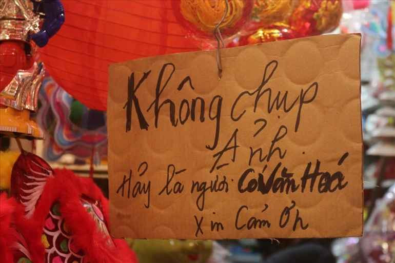 Xon xao co gai bi chu hang 