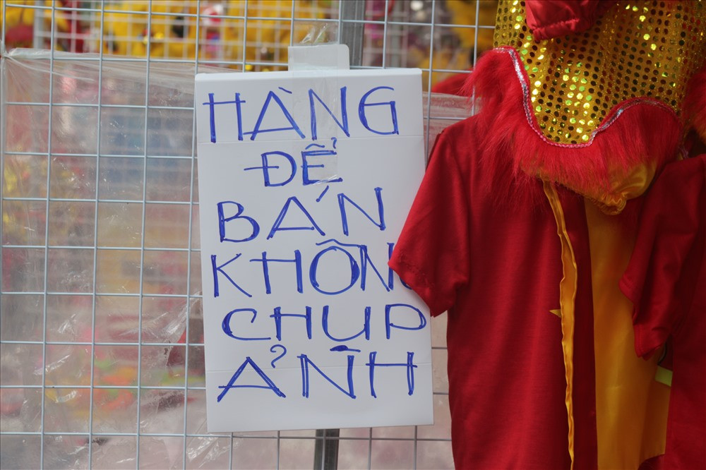 Xon xao co gai bi chu hang 