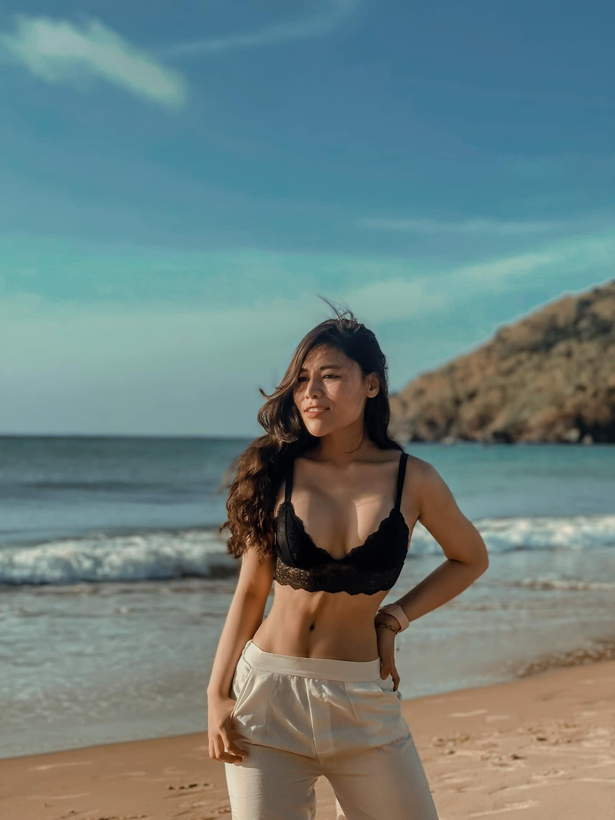 Cô nàng sinh năm 1998 này chưa tìm ra được cho mình phương pháp phù hợp nên luôn ở trong vòng luẩn quẩn tăng cân – giảm cân, rồi lại tăng cân.