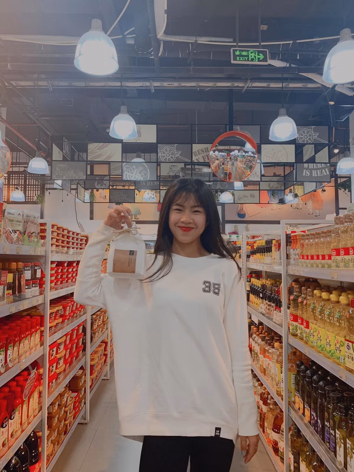 Thanh Nhã là cầu thủ có lối đá máu lửa, kỹ thuật và tốc độ, được HLV Mai Đức Chung đặc biệt ấn tượng.