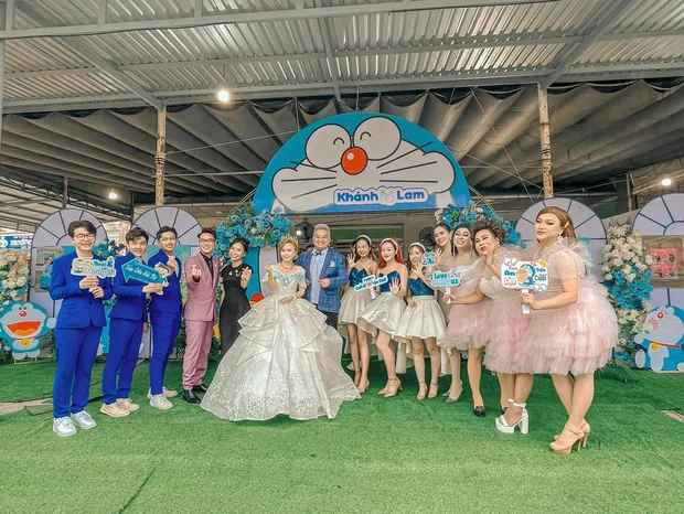 Bố mẹ chồng của Khánh Lam cũng rất tâm lý và cởi mở. Họ ủng hộ 2 con làm những điều mình muốn, miễn là không trái thuần phong mỹ tục.