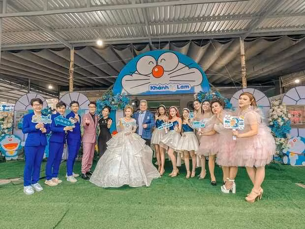 Bố mẹ chồng của Khánh Lam cũng rất tâm lý và cởi mở. Họ ủng hộ 2 con làm những điều mình muốn, miễn là không trái thuần phong mỹ tục.