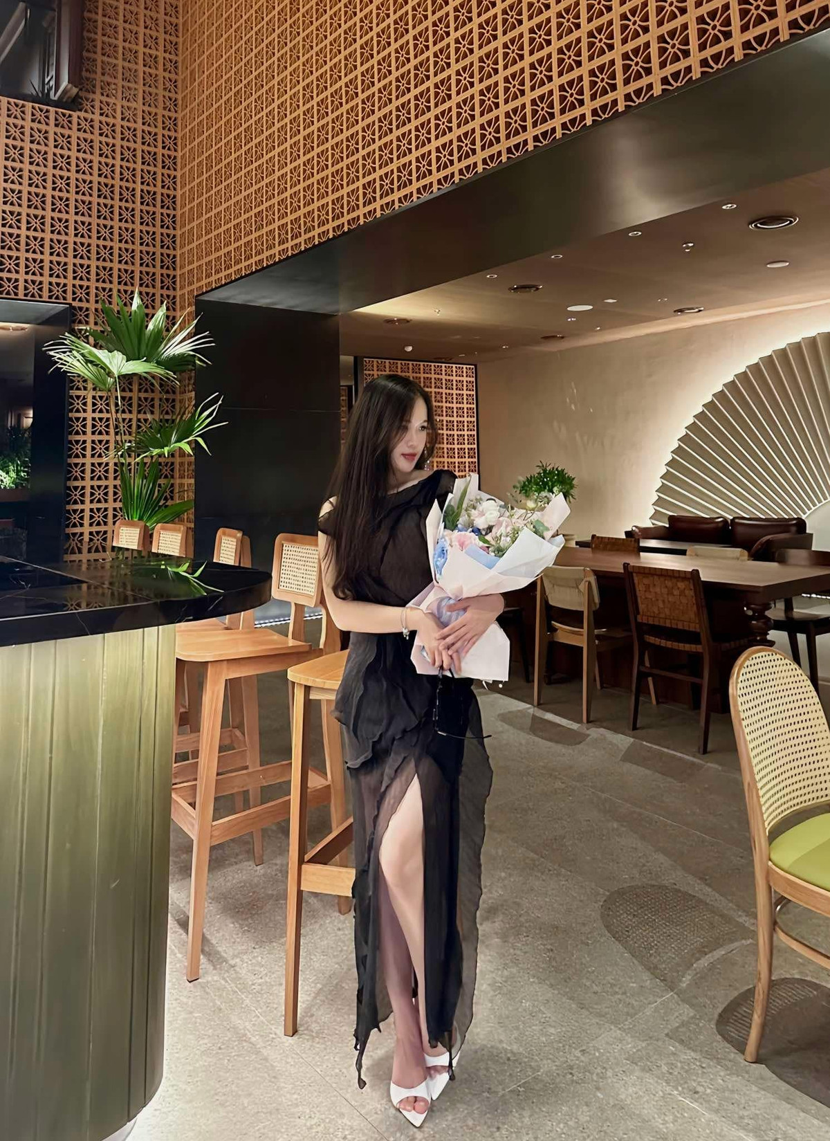 Đến hiện tại khi đã được phục vụ trong quân đội, nữ quân nhân xinh đẹp vẫn chăm chỉ học tập mỗi ngày, rèn luyện thêm những điểm còn hạn chế, học hỏi kinh nghiệm trong công việc từ những cô chú, anh chị cùng cơ quan đơn vị, tích cực tham gia các hoạt động để bản thân ngày càng trưởng thành hơn.