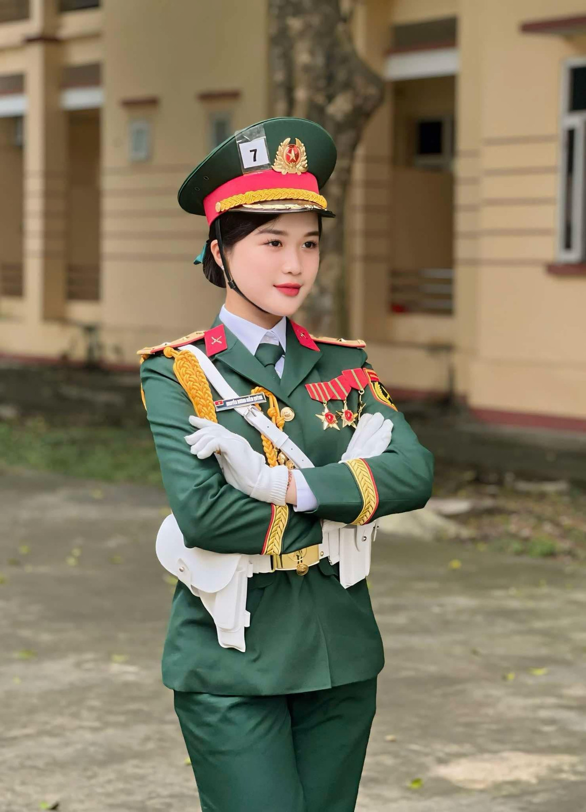 Nguyễn Hương Diễm Quỳnh gây ấn tượng với nhan sắc xinh đẹp ngọt ngào, làn da trắng, nụ cười tươi.