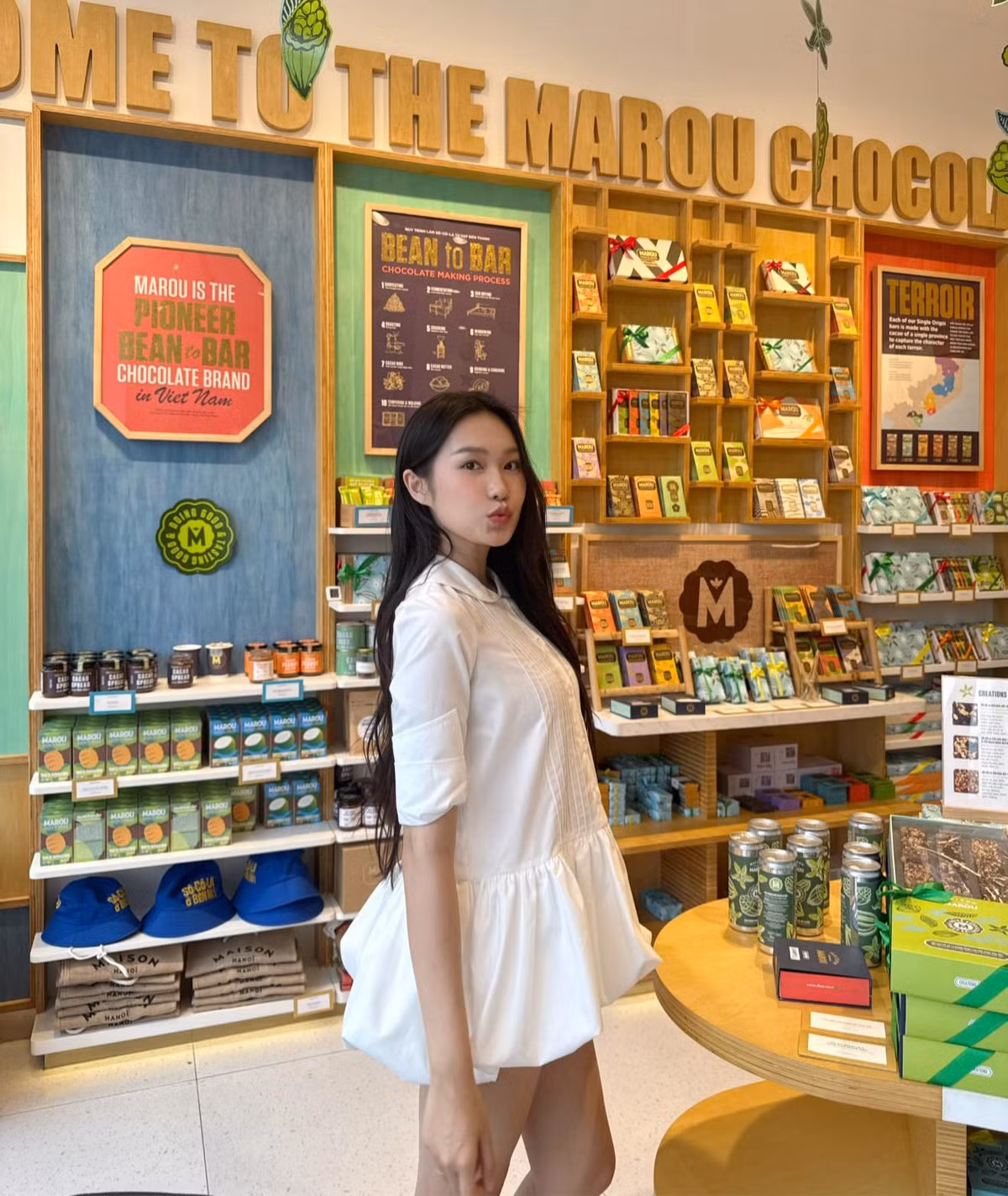 Hiện tại, kênh TikTok của cô nàng đang có hơn 1,2 triệu follower, fanpage Facebook hơn 270 nghìn người theo dõi. Vợ chồng Hải My - Văn Hậu cũng lập một tài khoản mạng xã hội riêng cho con trai nhỏ, nơi chuyên chia sẻ hình ảnh của em bé có tên gọi ở nhà là Lúa, và ảnh gia đình, thu hút lượng tương tác cao.