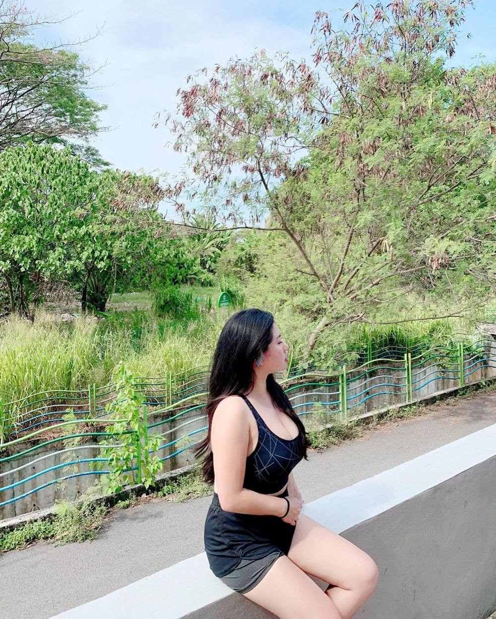 Sueanne Kang từng đi tới một số địa điểm ở Việt Nam như Hà Nội, Hạ Long.