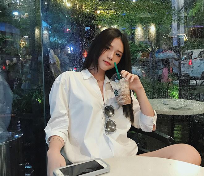 Tuy nhiên ai biết rằng, hot girl một thời lại có “quá khứ” dở khóc dở cười khi nhiều lần đối diện với cái tên “nửa ta nửa tây”, “không đụng hàng” với bất cứ.