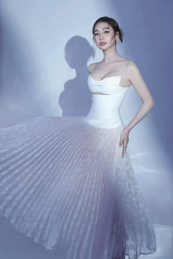 Bên cạnh đó, Kim Chi cũng thừa nhận việc bản thân thường xuyên sử dụng app mỗi khi chụp ảnh hay quay TikTok.