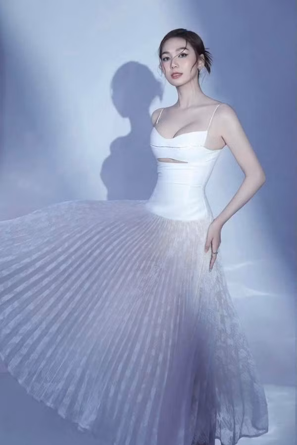 Bên cạnh đó, Kim Chi cũng thừa nhận việc bản thân thường xuyên sử dụng app mỗi khi chụp ảnh hay quay TikTok.