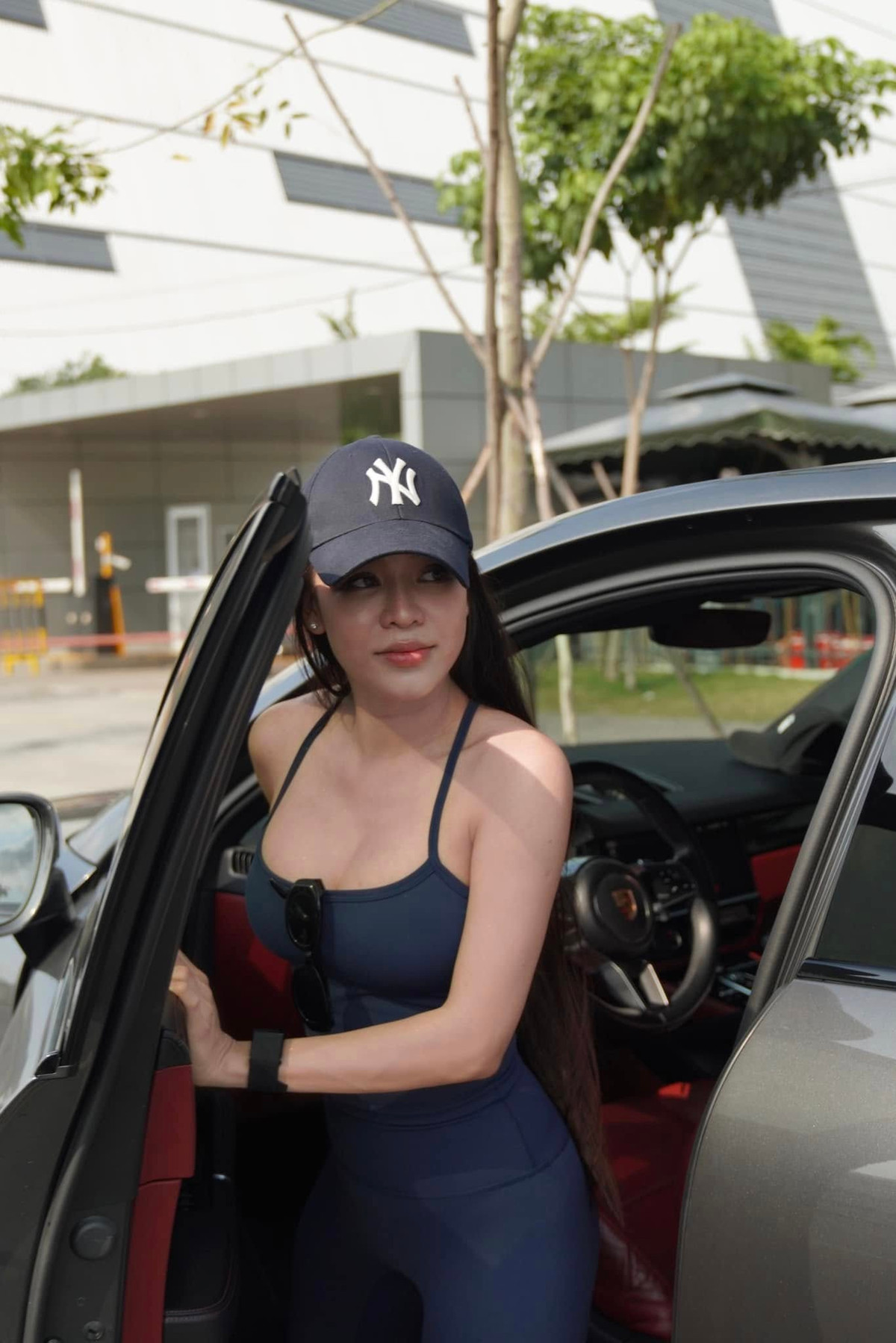 Đáng chú ý và vòng 2 nhỏ gọn của mẹ bỉm sữa đã thay đổi hoàn toàn sau so với thời điểm mới sinh.