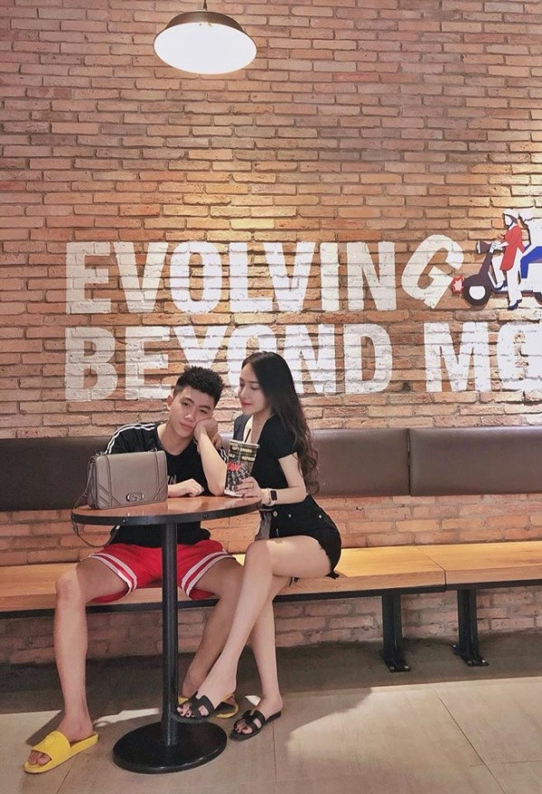 Bên cạnh đó, không ít cư dân mạng còn buông hết liêm sỉ để “thả thính” diện rộng khi bình luận: “Có em nào lái chị đi”.