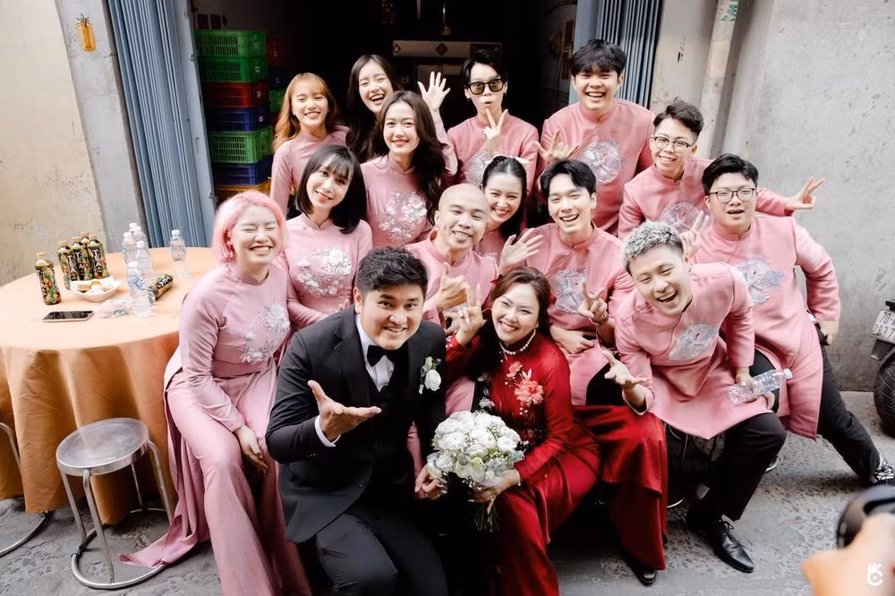 Nếu tinh mắt, chắc chắn bạn sẽ nhận ra trong số dàn gái đẹp này có rất nhiều gương mặt nổi tiếng. Đó là Lynk Lee, Emma, Trâm Ngô, Nhung Gumiho và Jun Vũ.