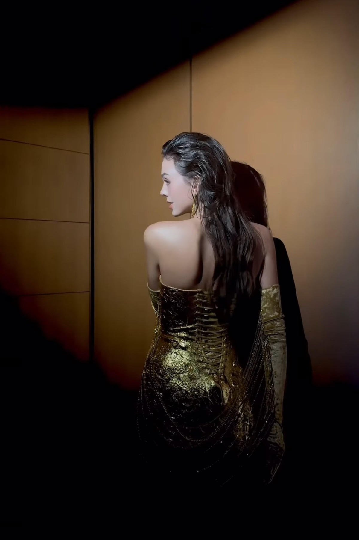 Dianka là một người mẫu quốc tế đến từ Ukraine. Cô sở hữu nhan sắc ấn tượng với gương mặt sắc sảo, đôi mắt sâu cuốn hút và vóc dáng cao ráo, chuẩn người mẫu.