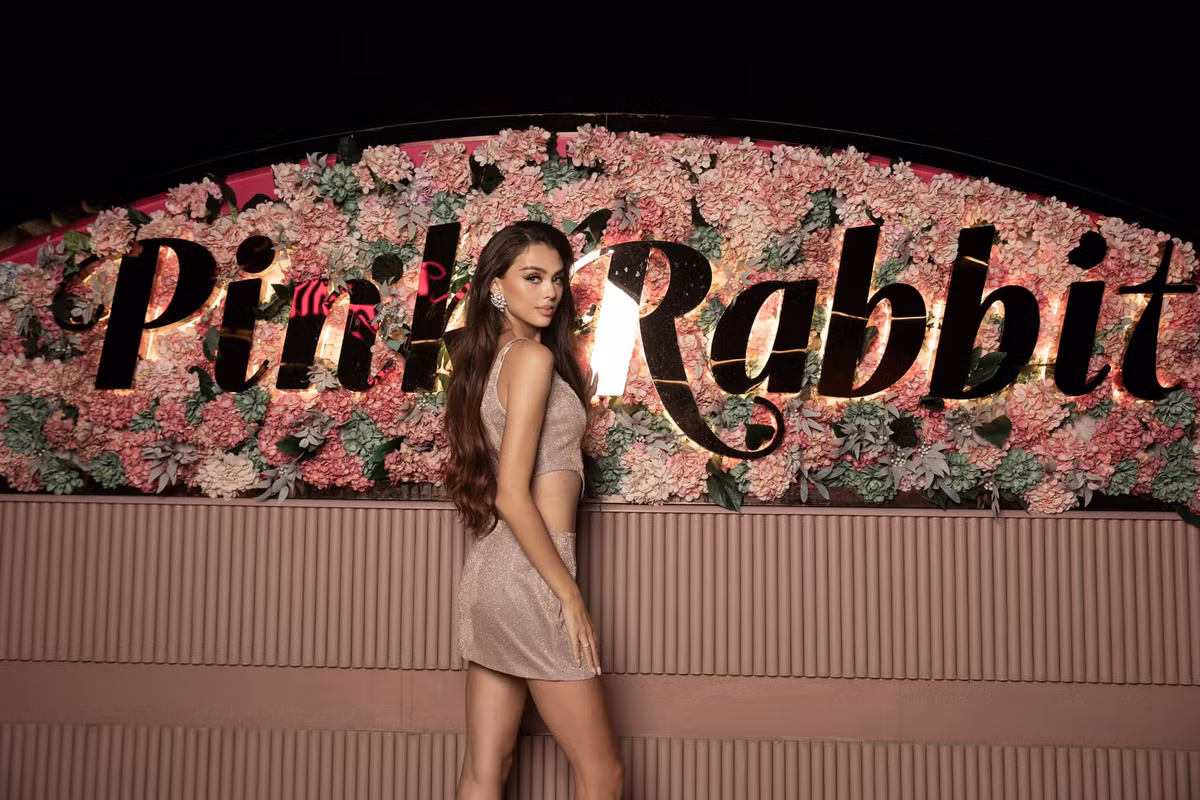 Bùi Tiến Dũng và Dianka công khai hẹn hò hồi tháng 9/2020 nhân dịp sinh nhật lần thứ 20 của siêu mẫu người Ukraina. Cặp đôi tổ chức đám cưới ngày 22/5/2022 và đón con trai đầu lòng vào tháng 11 cùng năm.