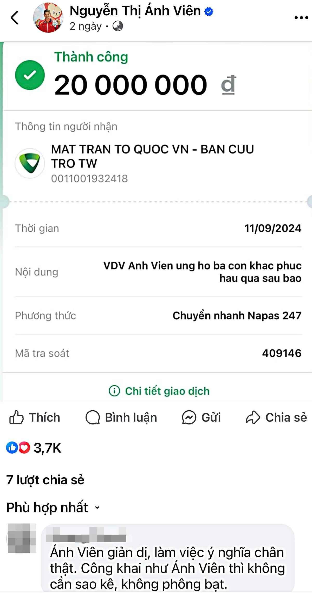 Một người hâm mộ bình luận trên bài đăng về chuyện ủng hộ bà con vùng lũ của Ánh Viên: "Ánh Viên giản dị, làm việc ý nghĩa chân thật. Công khai như Ánh Viên thì không cần sao kê, không phông bạt".
