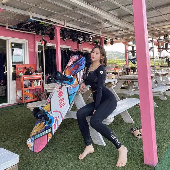 Ngoài đam mê với công việc, Ryu Hyo Seon là một hot girl ưa thể thao, thích du lịch.