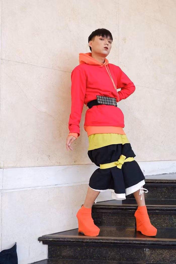 Phạm Thoại không còn là cái tên xa lạ với nhiều dân mạng khi tạo ra không ít những clip hay câu nói chướng tai, gai mắt.