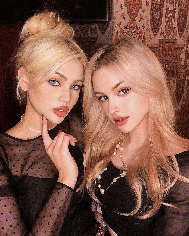 So với Miranda, Elina gắn bó với Hàn Quốc lâu hơn. Cô gái lai Nga - Uzbekistan đến xứ kim chi sinh sống từ năm 4 tuổi nên có thể nói lưu loát tiếng Hàn và am hiểu văn hóa quốc gia này.