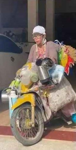 Bella (tên thật Đoàn Thúy Hà) đến từ Hải Dương. Cô nổi tiếng với biệt danh "hot girl quỵt tiền" vì thói quen thường xuyên mua đồ nhưng không chịu trả tiền.