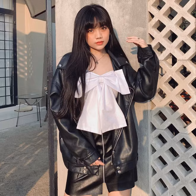 Dù chỉ mới 21 tuổi nhưng Bảo Hân đã khiến nhiều người "lác mắt" bởi vóc dáng phổng phao, quyến rũ bất ngờ.