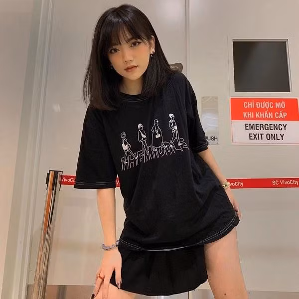 Vóc dáng của gái xinh này cũng thuộc top "không phải dạng vừa", vậy nên dễ dàng nhận thấy cô thường xuyên diện những trang phục ôm sát làm tôn dáng.