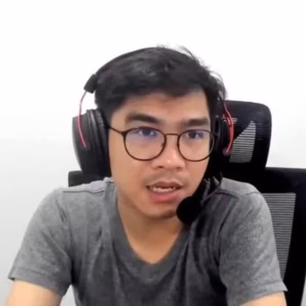 Trên trang cá nhân, PewPew hầu như không đăng bất kỳ hình ảnh nào về cuộc sống cá nhân. Anh chủ yếu cập nhật hình ảnh các trận game để giao lưu cùng người hâm mộ. Đám cưới của anh cũng được tổ chức rất bí mật, chỉ có người thân, bạn bè tới tham dự, không có sự xuất hiện của giới truyền thông.