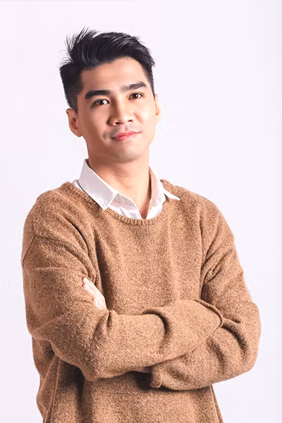 Hiện tại, PewPew vẫn kết hợp cả làm streamer và kinh doanh. Anh cùng 2 người bạn thân là Xemesis và Độ Mixi mở quán ăn, có nhiều chi nhánh khác nhau.