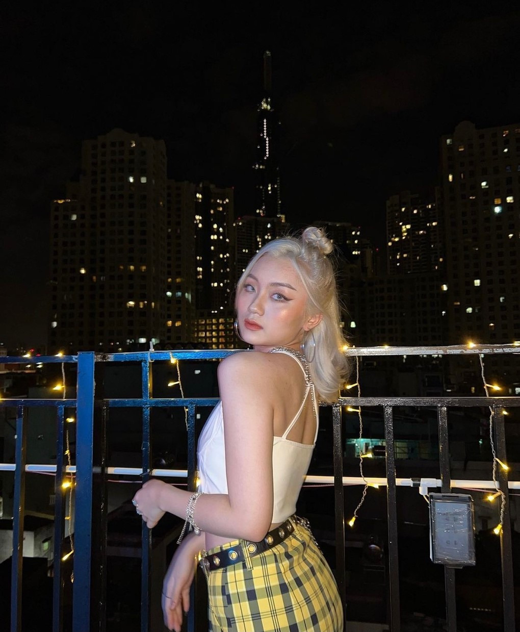 Cụ thể, 1Billion Records thông báo dừng hợp tác với Kellie dưới tư cách là công ty quản lý và nghệ sĩ. Đặc biệt, những ca khúc mà Kellie sử dụng trong quá trình tham gia thi Rap Việt đều do đội ngũ của công ty chắp bút nên sẽ sử dụng đến pháp lý nếu cô nàng tiếp tục sử dụng những ca khúc này.