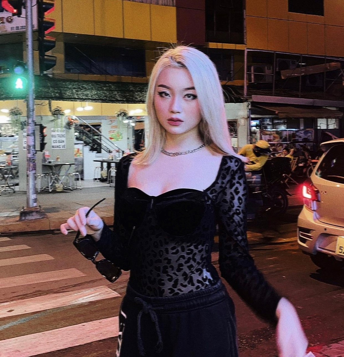 Hiện tại, phía Kellie chưa lên tiếng vì lùm xùm trên. Cô nàng thông báo sẽ chính thức lên tiếng sau khi giải quyết vụ việc.