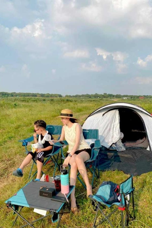 Trên Instagram, Ly Kute hay đăng tải những hình ảnh đáng yêu cùng con. Có thể thấy, bé Khoai Tây lớn lên vô cùng hạnh phúc trong tình yêu thương của mẹ. Cậu bé ngày càng ra dáng một "soái ca" chính hiệu, mới 5 tuổi đã cao 1m2, bằng chiều cao trung bình của một bé trai 7 tuổi.