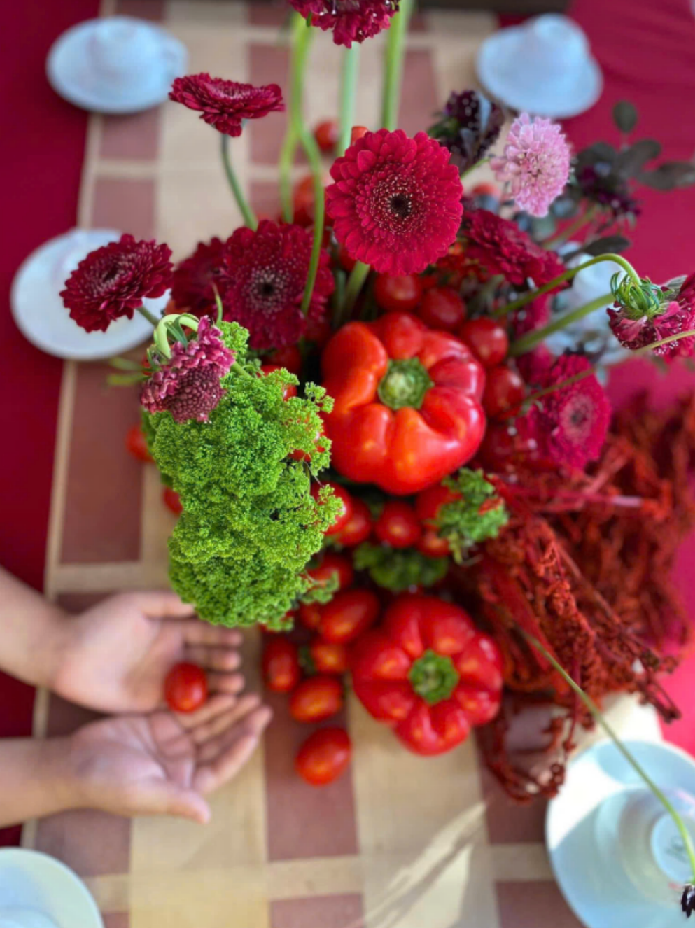 Thu Thủy đang làm công việc Florist (trang trí và bán hoa), đồng thời cũng kinh doanh một shop riêng.