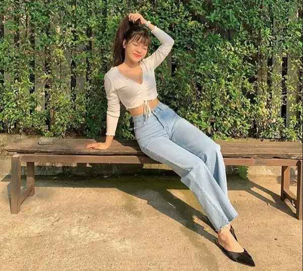 Trên trang cá nhân, Yến Xuân từng không ít lần khoe body hoàn hảo, không chút mỡ thừa. Thậm chí, nhiều người còn khen cô nàng rằng vóc dáng đẹp như tượng tạc.