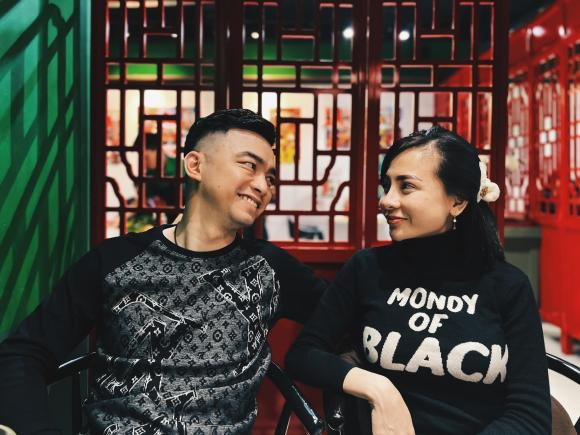 Đến tháng 3/2023, nam cơ trưởng Duy Alex đã chính thức khoe ảnh bạn gái mới của mình kèm theo chia sẻ: "My love, my life" (Tạm dịch: Tình yêu của tôi, cuộc sống của tôi).